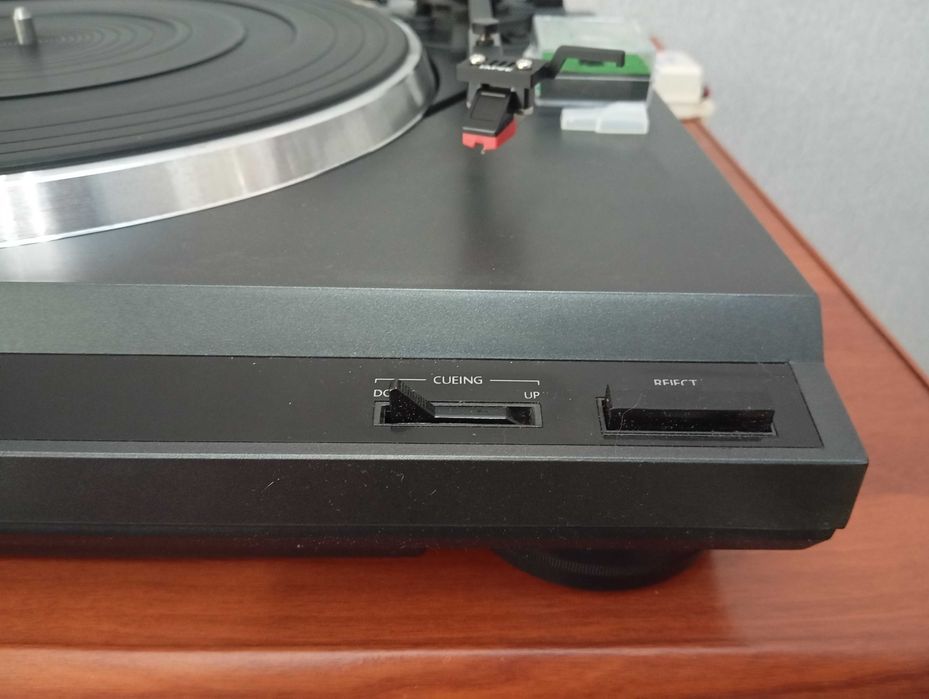 ONKYO проигрыватель винил дисков.