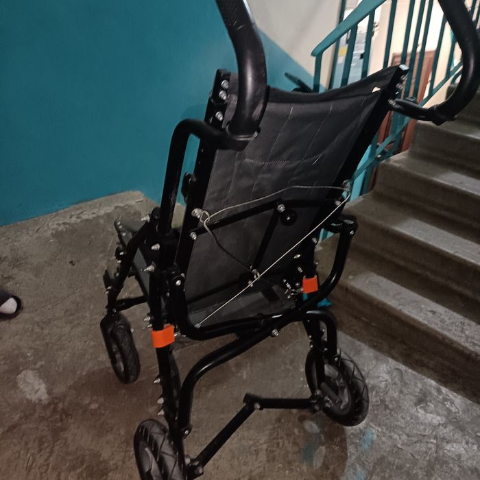 Продам детскую инвалидную коляску