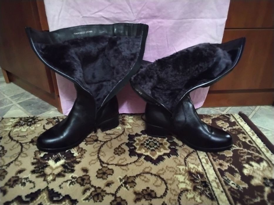 Продам сапоги женские.