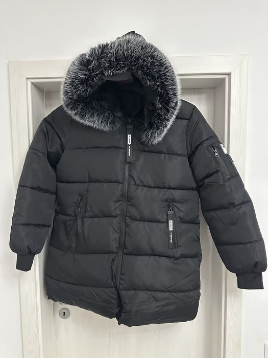 Vand geaca neagra dama