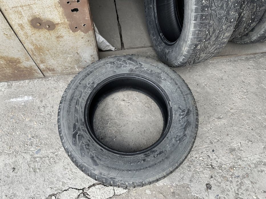 Шины шипованные, б/у, размер 285/60R18