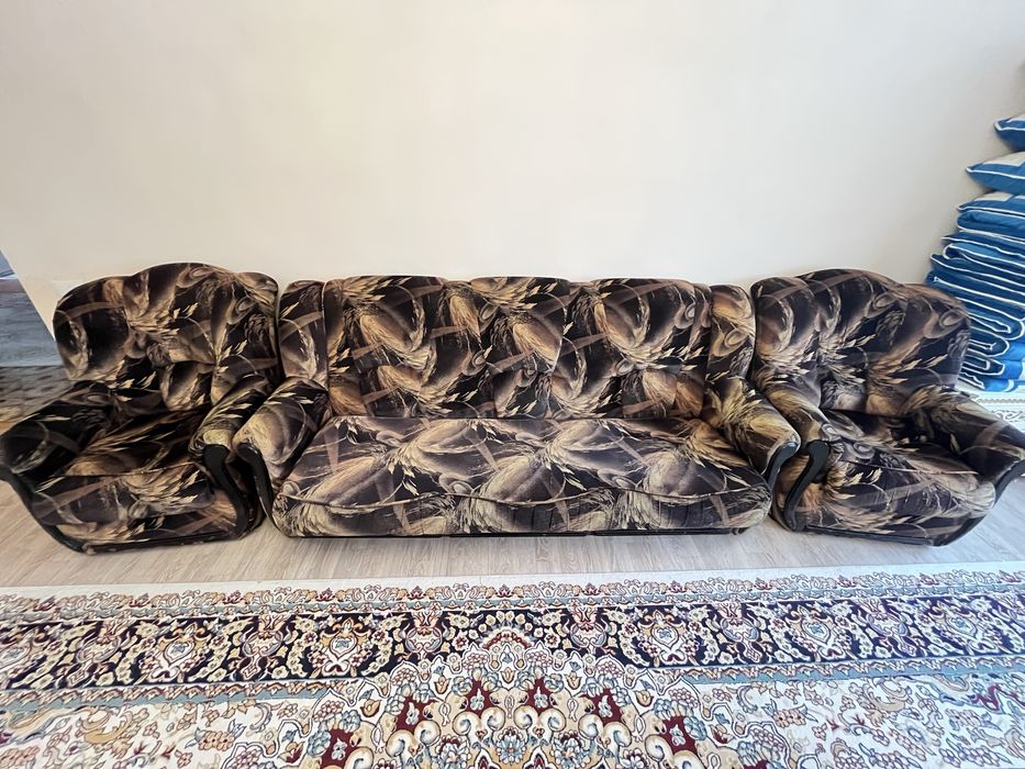 Диван и кресло в хорошем состояние!