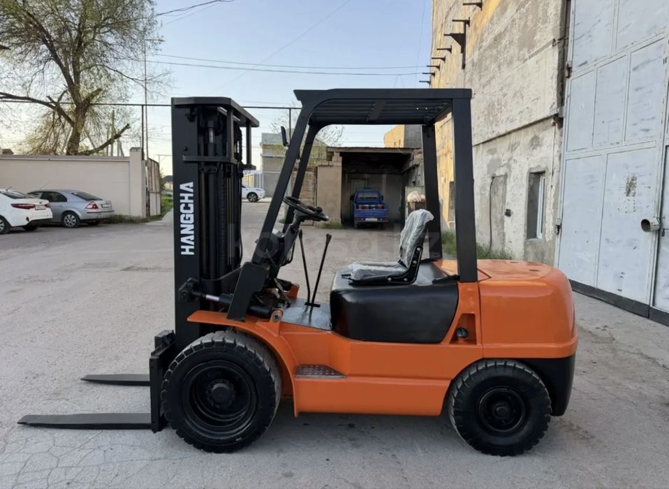 Вилочный погрузчик кара автокара