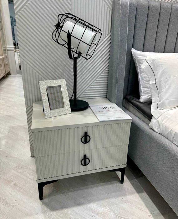 Продается тумбочка Стелла