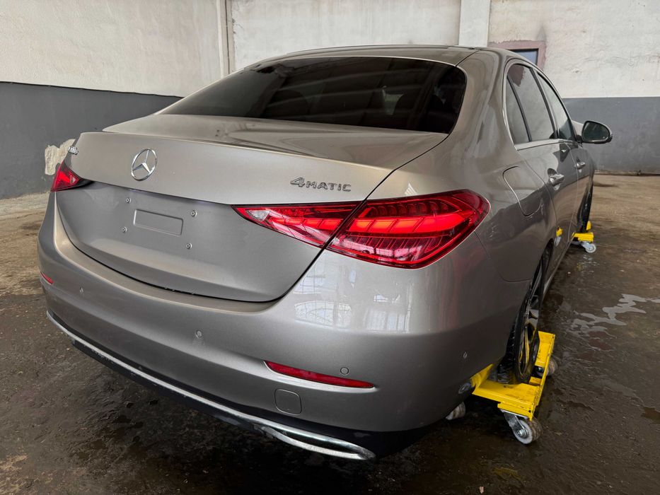 Mercedes C300e 4matic avariat pret fix