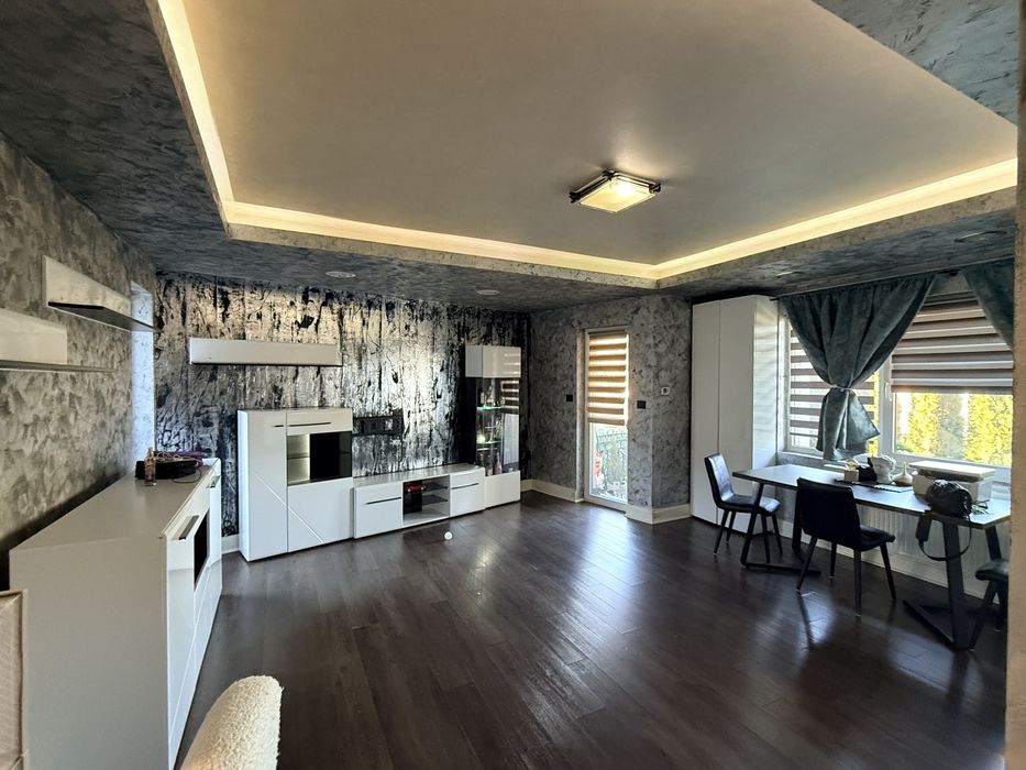 Apartament cu 2 dormitoare, living,bucatarie Strada Tarpiului