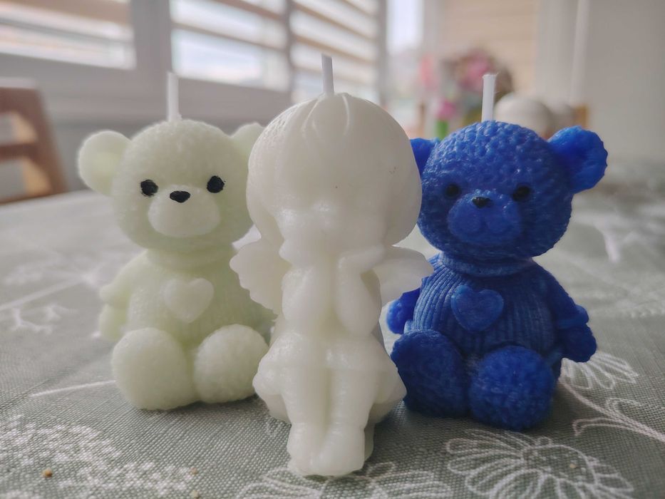 Свещи, фигури от восък