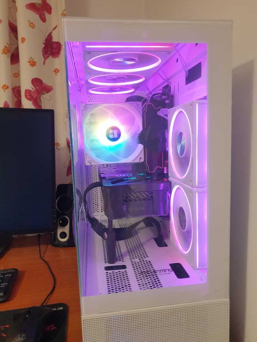 unitate pc ryzen 7 9800x3d cu amd RTX 3090 de 24 GB -noua alba