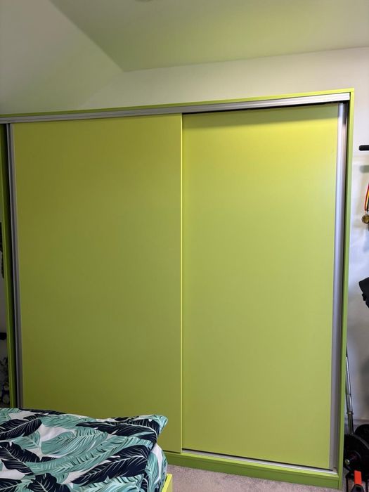 Vand mobila dormitor