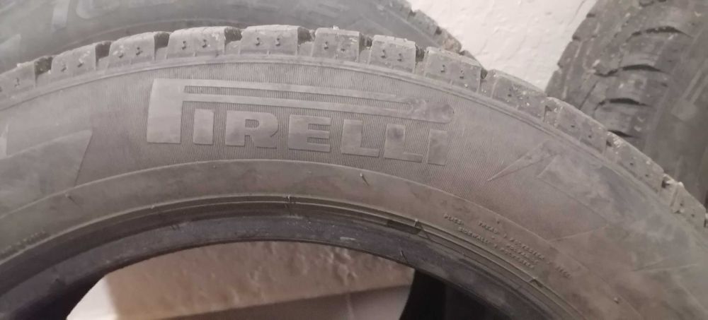 Резина зима 215/55/17
