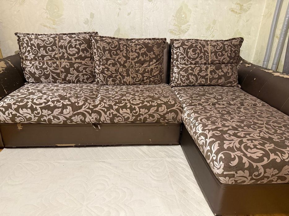 Диван для гостиной