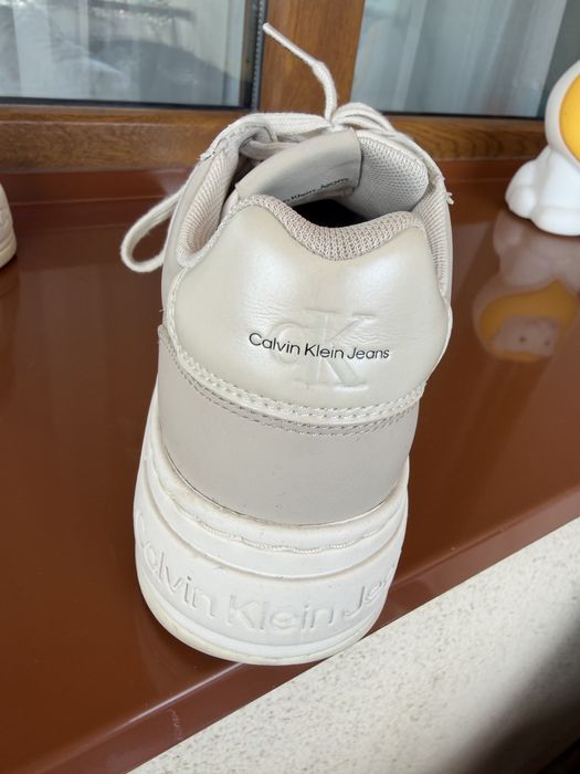 Дамски бежови кецове Calvin Klein