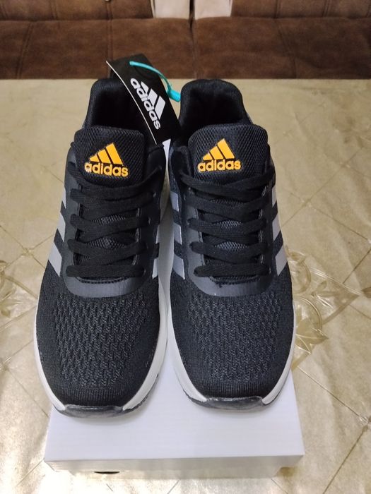 Adidas krasofka Vetnamda ishlab chiqarish