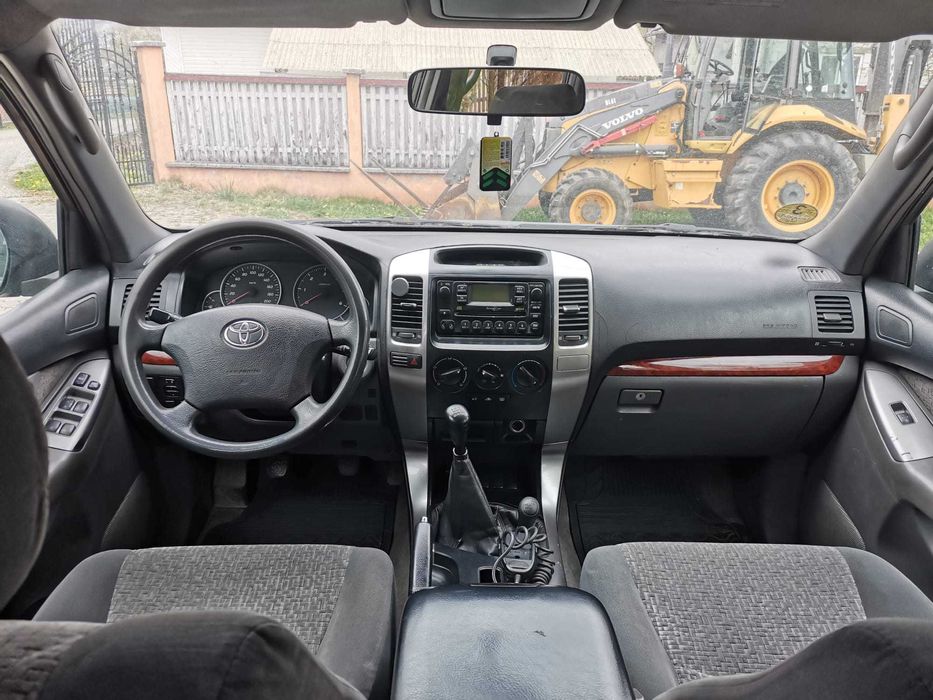 Toyota Land Cruiser 2004 3.0 D-4D + Încă o Toyota Land Cruiser 2004 3.0 D-4D pentru piese