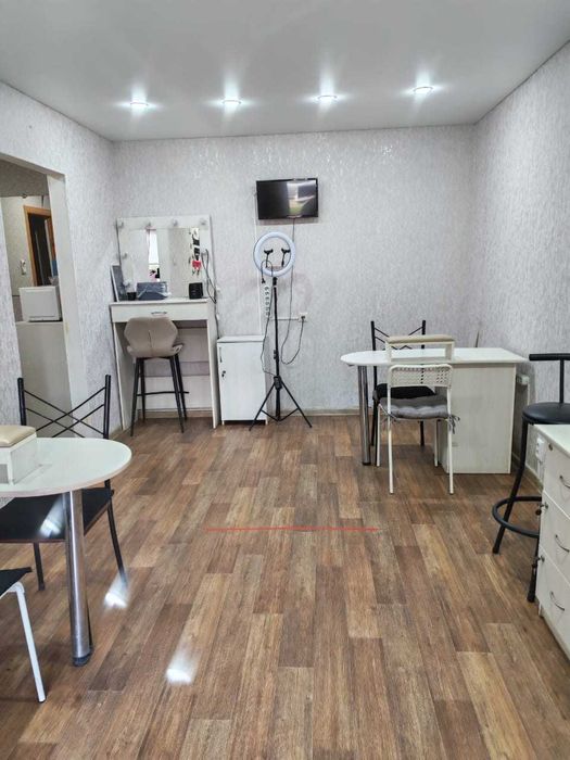 Продам коммерческое помещение  19 мкр