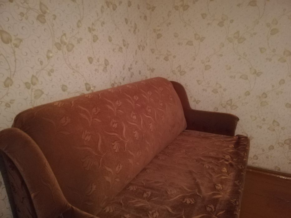 Продам Диван и 2 кресло б/у,