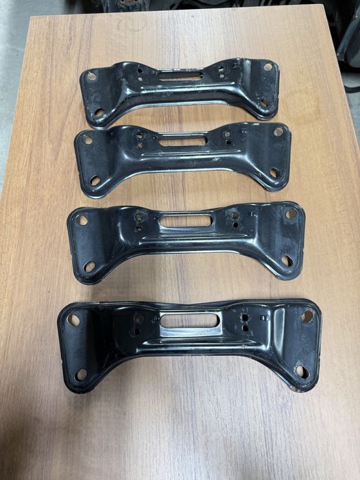 Траверса от бмв е34 АКПП 5HP18