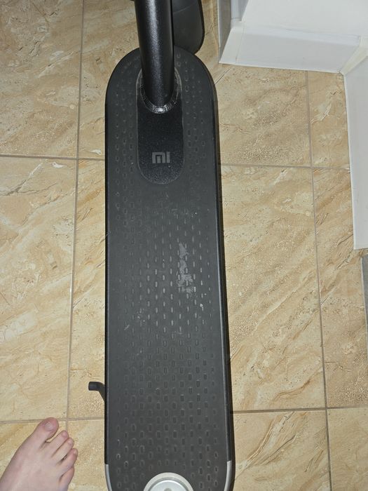 Trotineta electrica Xiaomi Mi Electric Scooter Pro 2: Mercedes AMG Petronas F1 Team Edition,