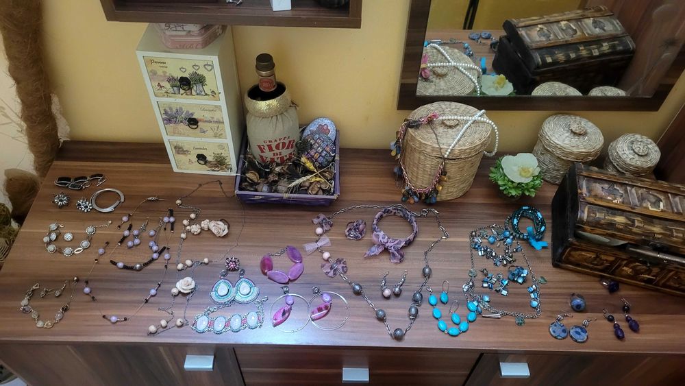 Колекция бижута ръчно изработени