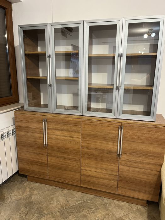 Продавам кухня с уредите/ без пералнята/ и СЕКЦИЯ