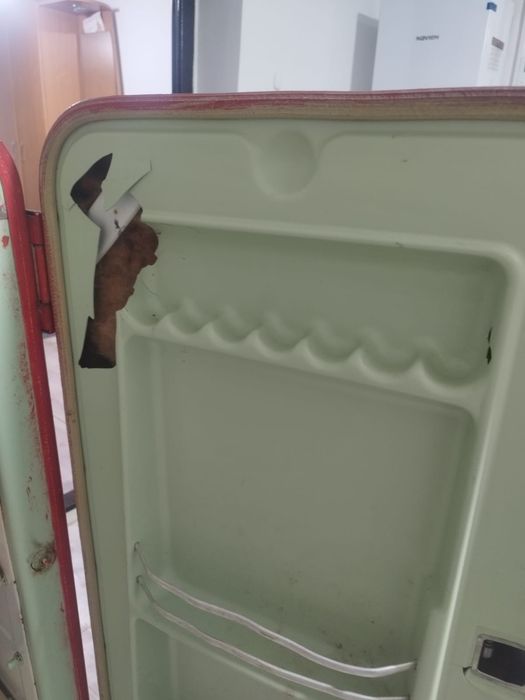Продам холодильник СССР