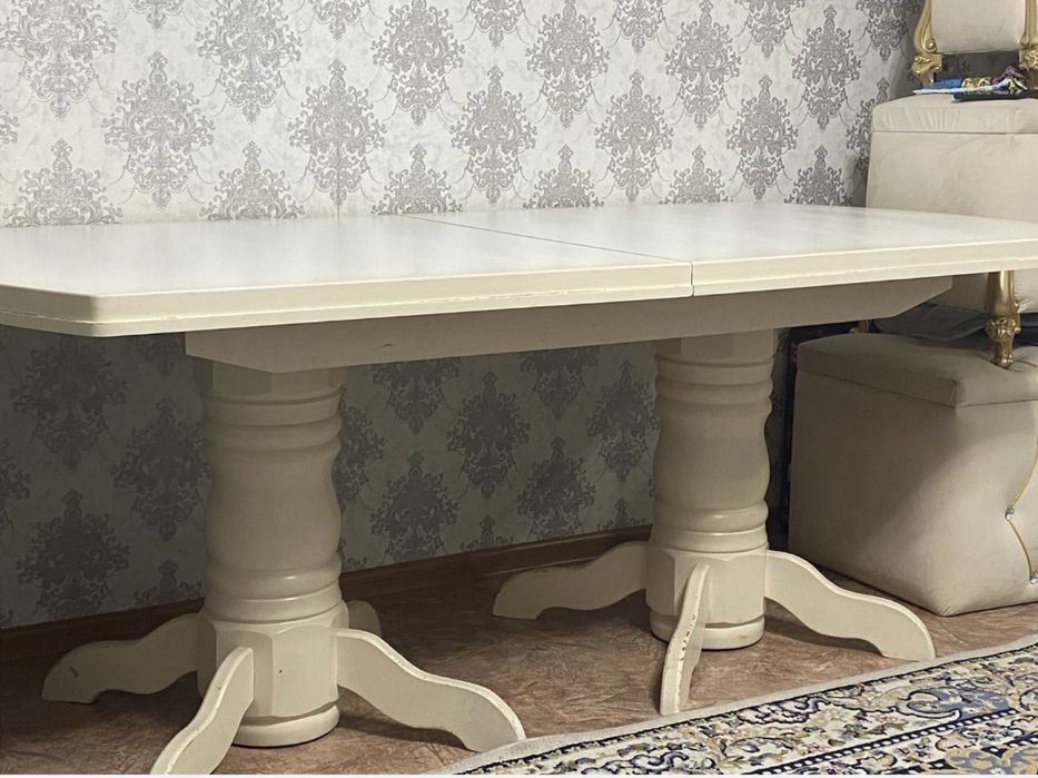 Продам овальный гостильной стол