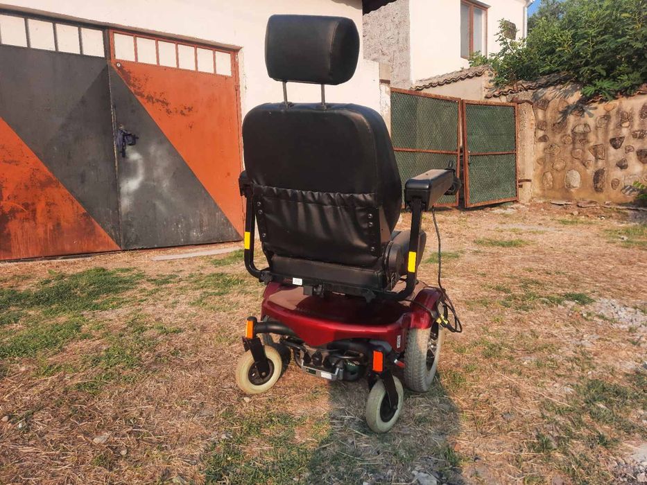 Инвалиден електрически стол с джойстик