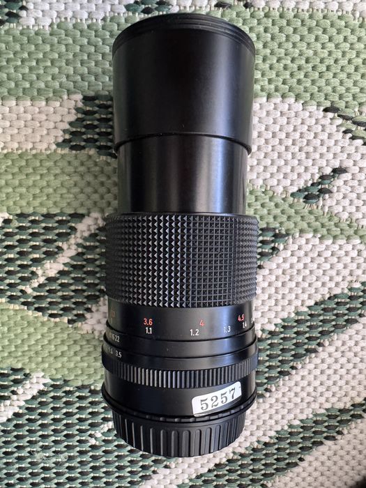 Carl Zeiss Jena 135mm – класически портретен обектив