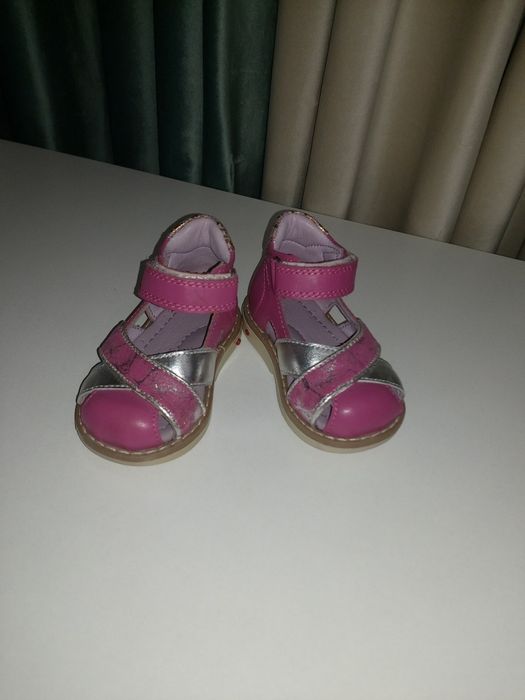 Продам ортопедические кроссовки