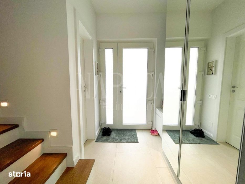 Casa 4 camere de vanzare in Floresti