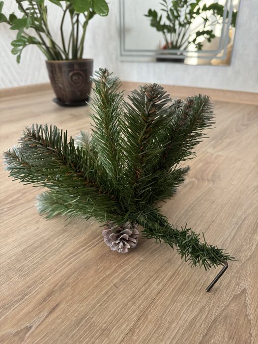 Продам новогоднюю ёлку