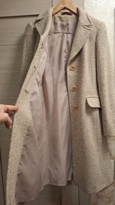 Красивое пальто в крапинку, шерсть 80%