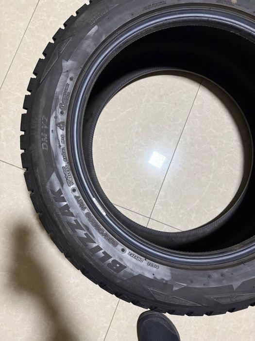BLIZZAK 285/50 R20