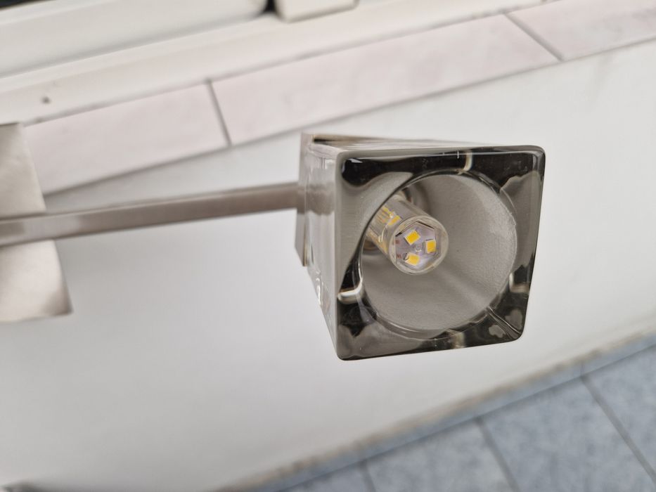 Продам люстру в отличном состоянии