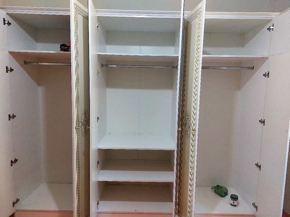 Продается шкаф для платья