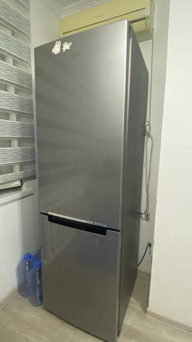 Продаётся Холодильник Samsung