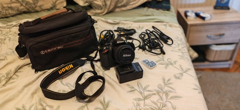 Nikon D3200 DLSR + Obiectiv  Nikon AF-S DX 18-55 mm + Accesorii - 6545 DE CADRE