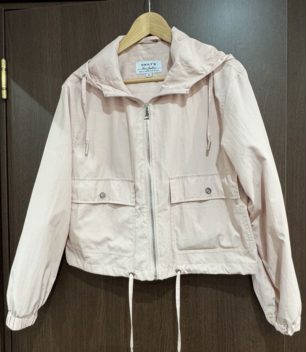 Дамско яко тип ветровка