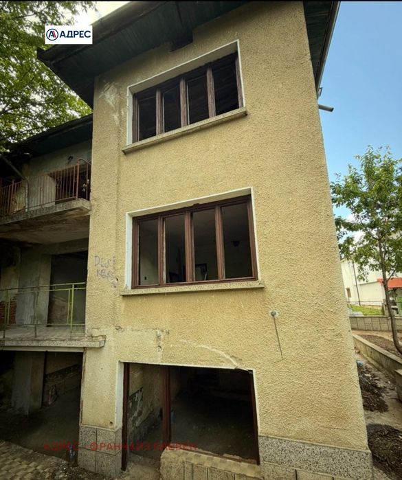 Продава се Къща в Берковица - 195 кв.м за 654 €/кв.м - Снимка #1