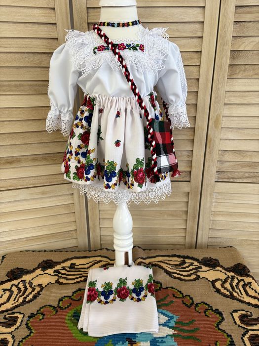 Costum popular pentru fetite de Maramures set complet