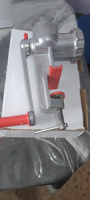 Мясорубка ручная