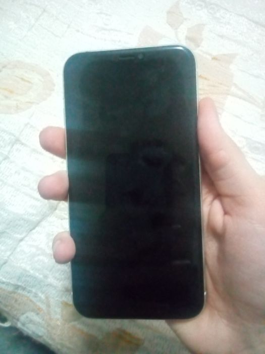 Продам айфон 11..