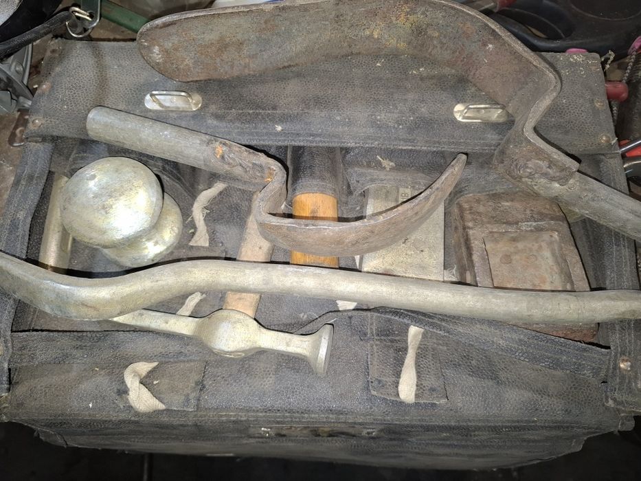 Набор инструмента для ремонта  кузова автомобиля