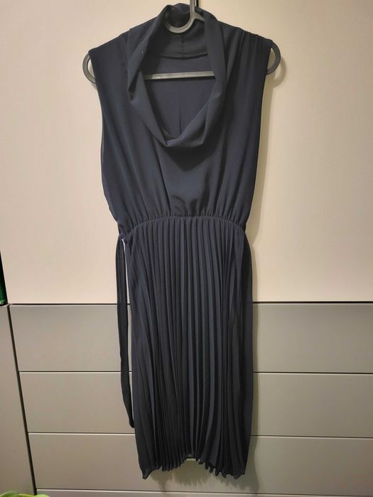 Рокля тъмносиня тънка