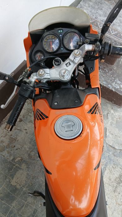 Vând honda cbr125