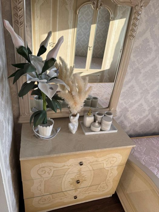 Спальный гарнитур