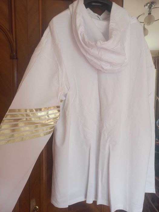 Белое худи оверсайз .