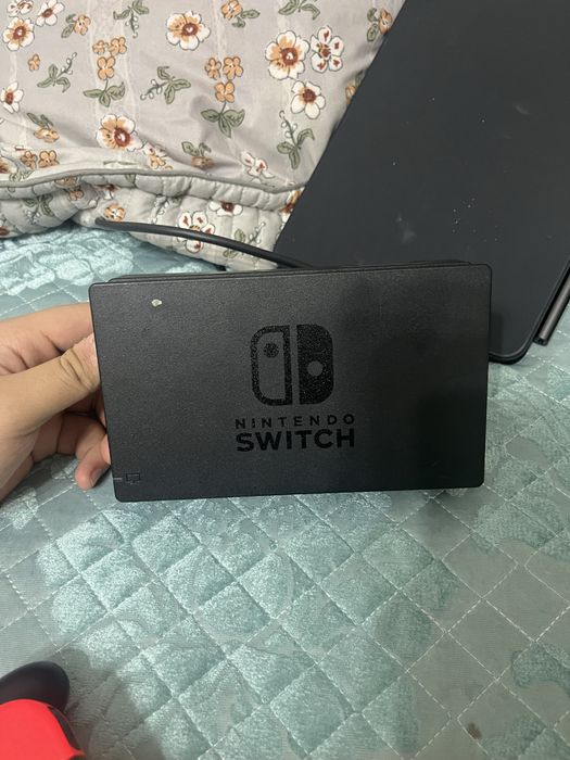 Нинтендо Свитч с игрой Zelda с причтавкой