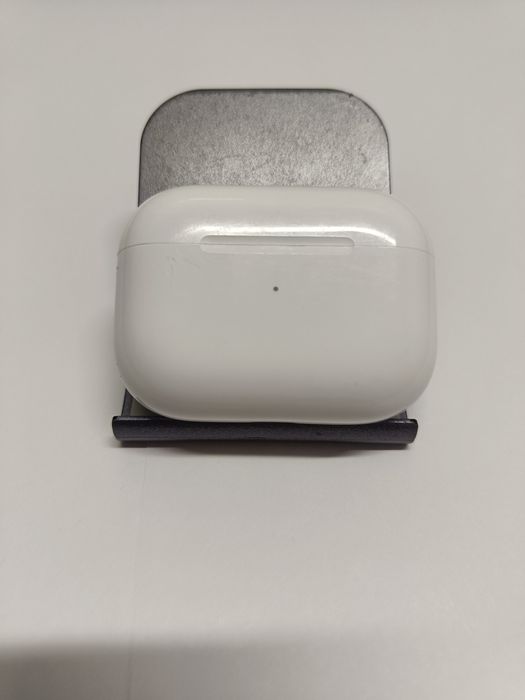 Airpods pro первого поколения