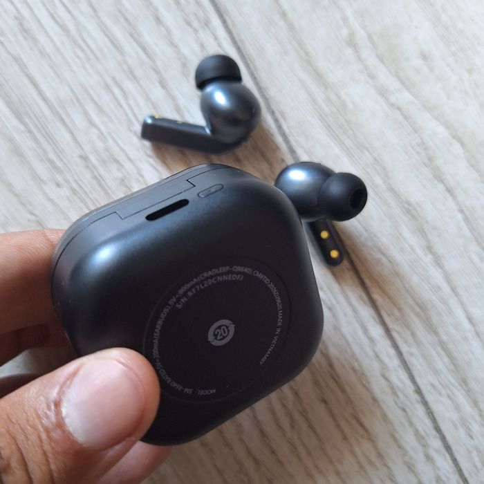 Casti wireless tip Samsung Galaxy Buds 4 Pro NU SUNAȚI